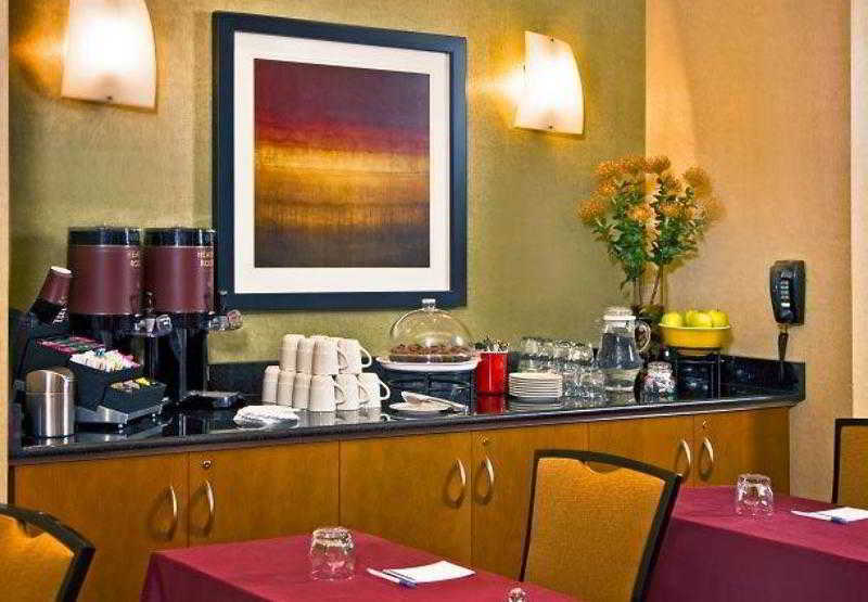 Residence Inn By Marriott Springfield Old Keene Mill Екстериор снимка