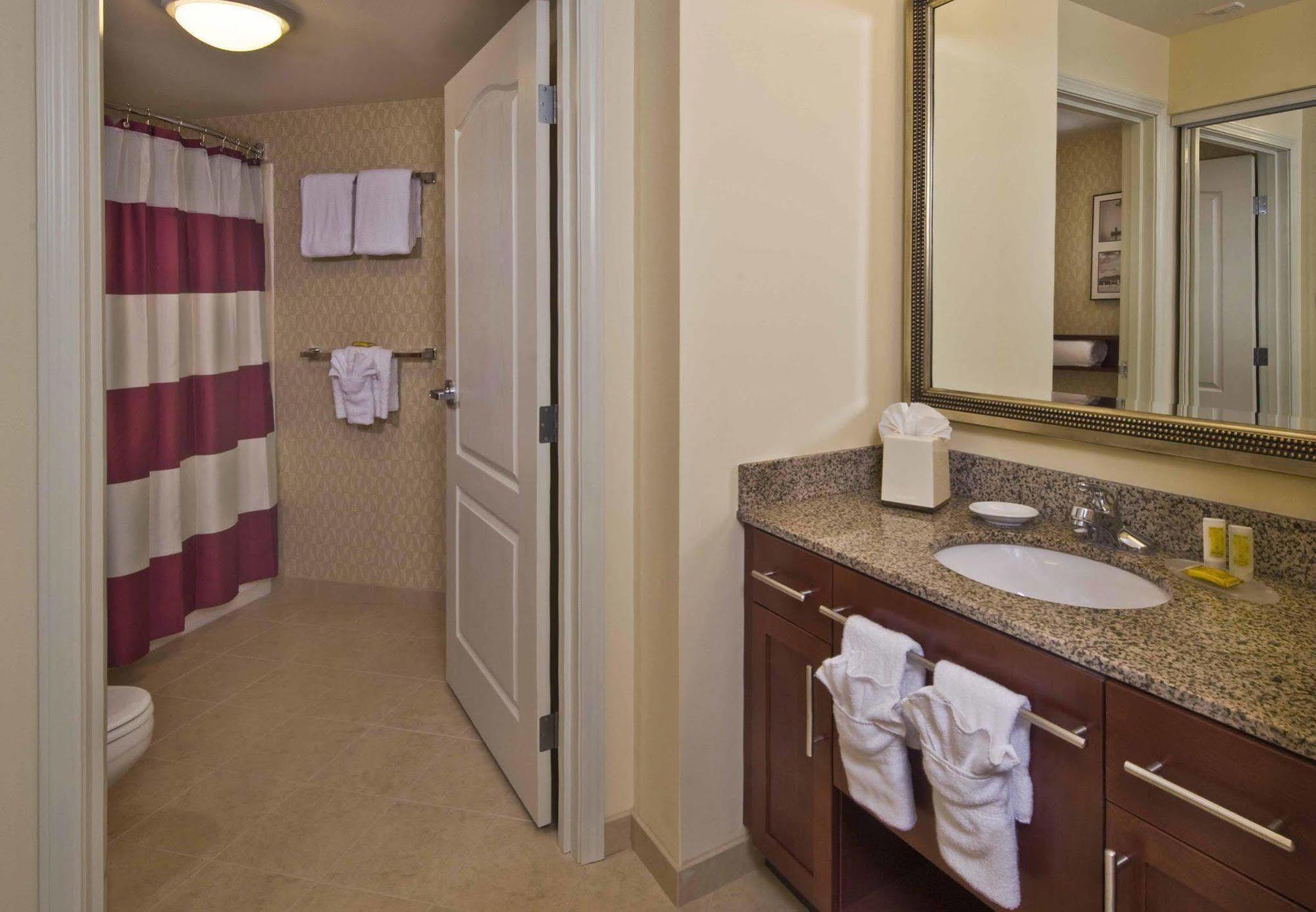 Residence Inn By Marriott Springfield Old Keene Mill Стая снимка