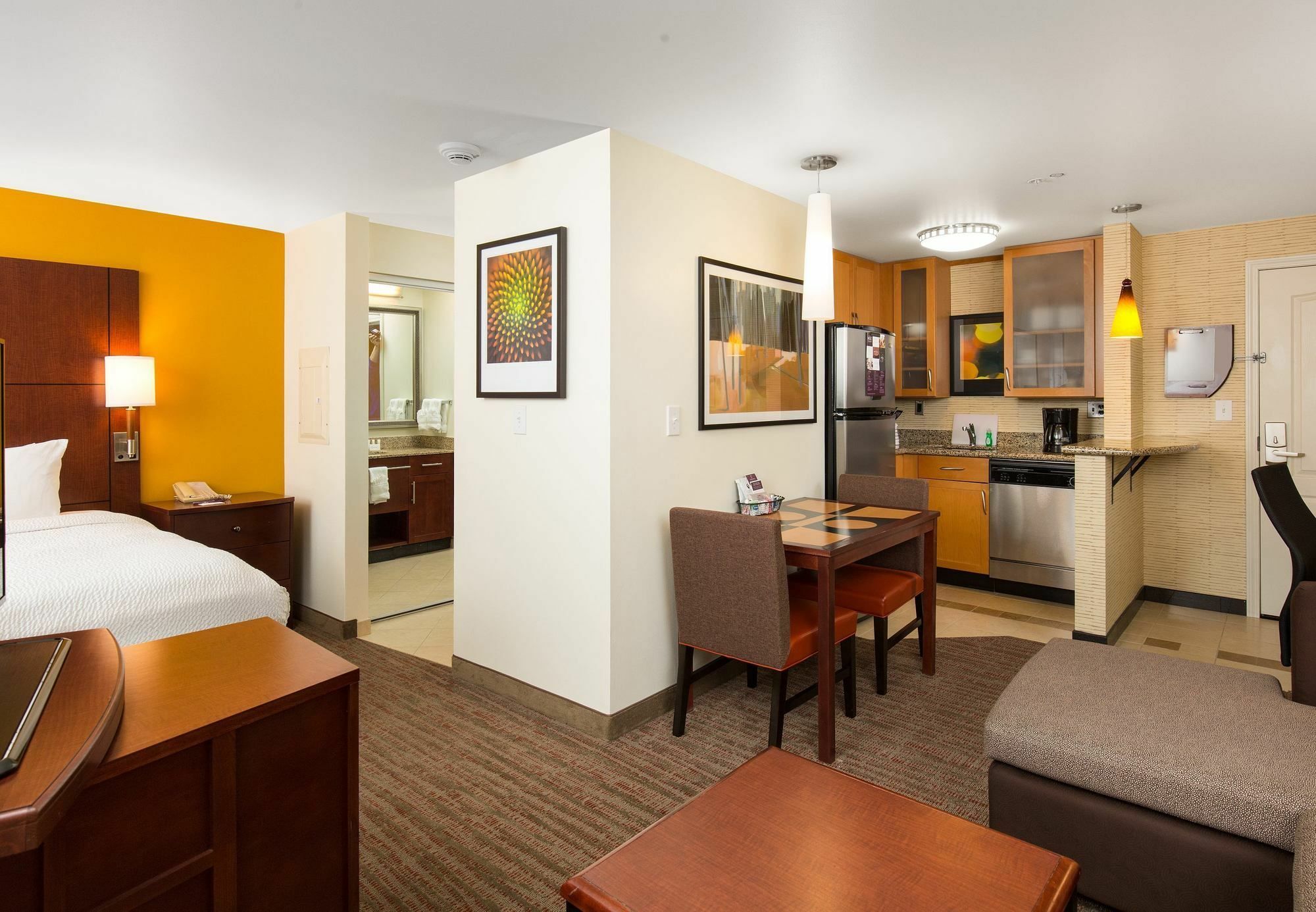 Residence Inn By Marriott Springfield Old Keene Mill Екстериор снимка