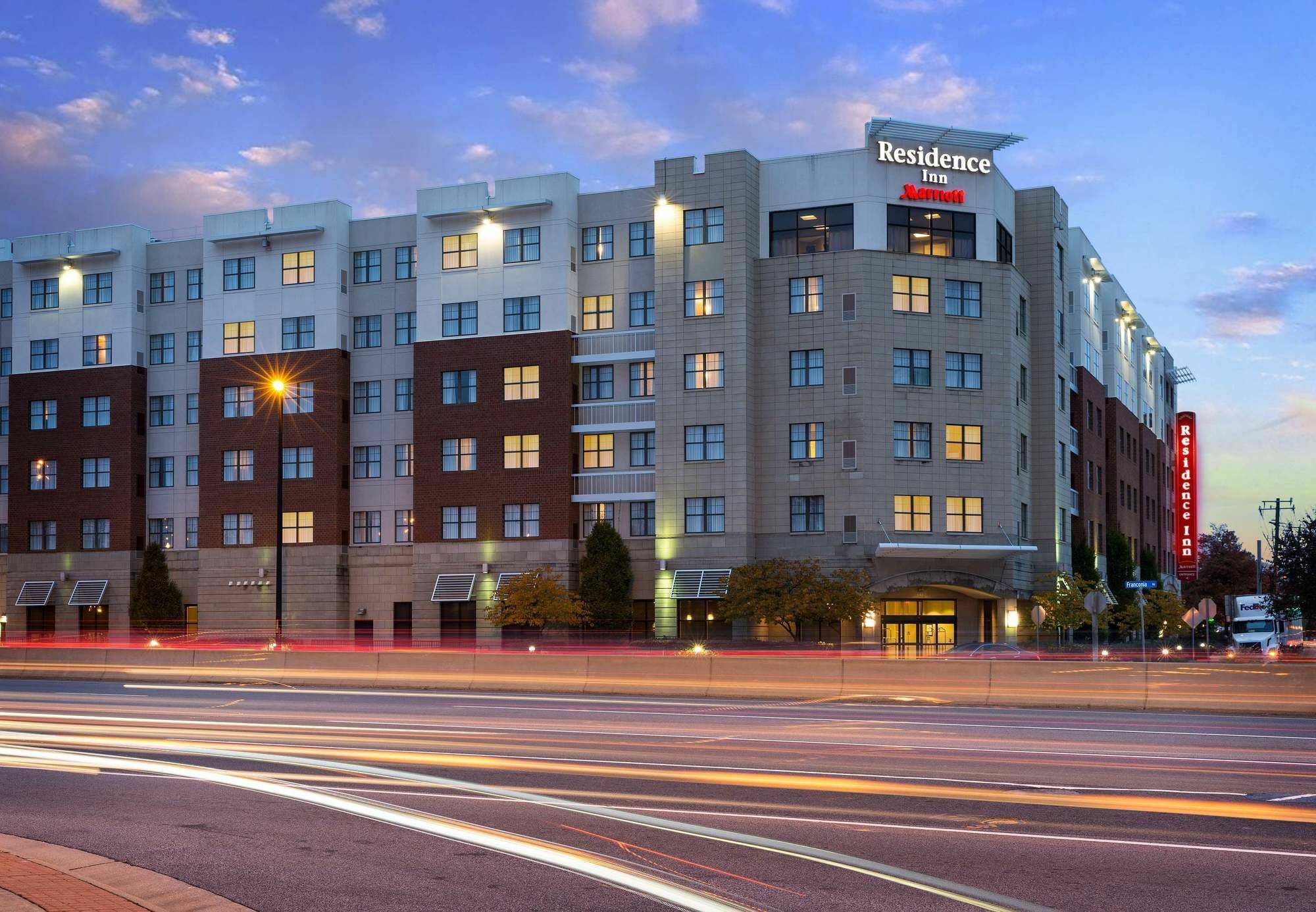 Residence Inn By Marriott Springfield Old Keene Mill Екстериор снимка