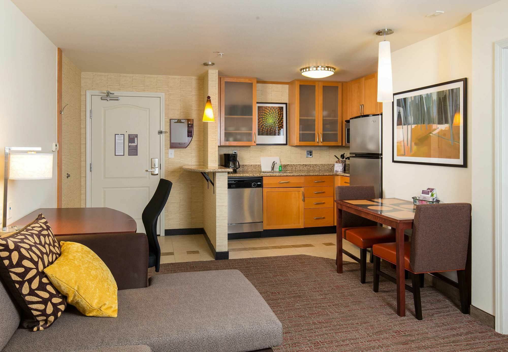 Residence Inn By Marriott Springfield Old Keene Mill Екстериор снимка